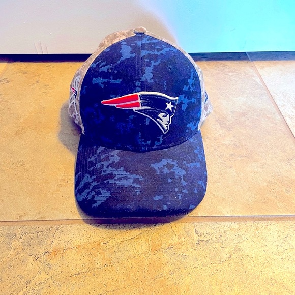 NFL Patriots XL shirt and M/L hat bundle! - Picture 3 of 11